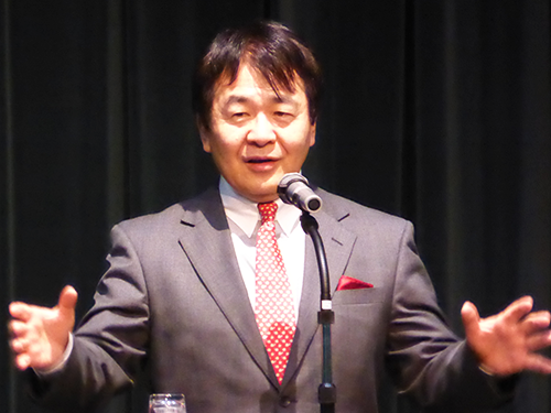 講演する竹中平蔵慶大名誉教授